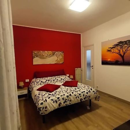 Terrazzo In Centro Apartment เซเรนโญ ภายนอก รูปภาพ