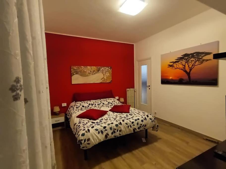 Terrazzo In Centro Apartment เซเรนโญ ภายนอก รูปภาพ