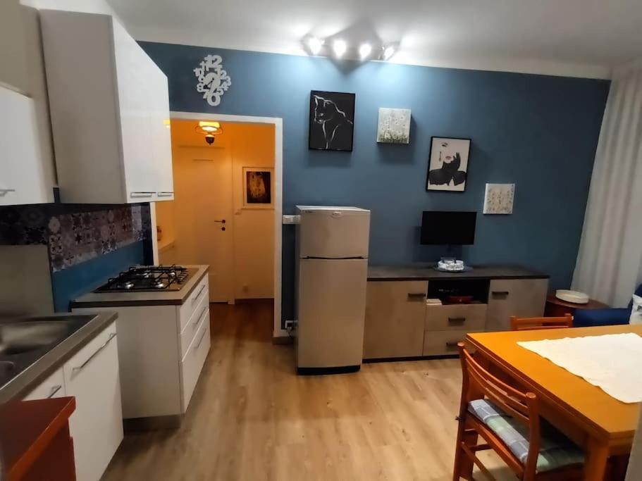 Terrazzo In Centro Apartment เซเรนโญ ภายนอก รูปภาพ